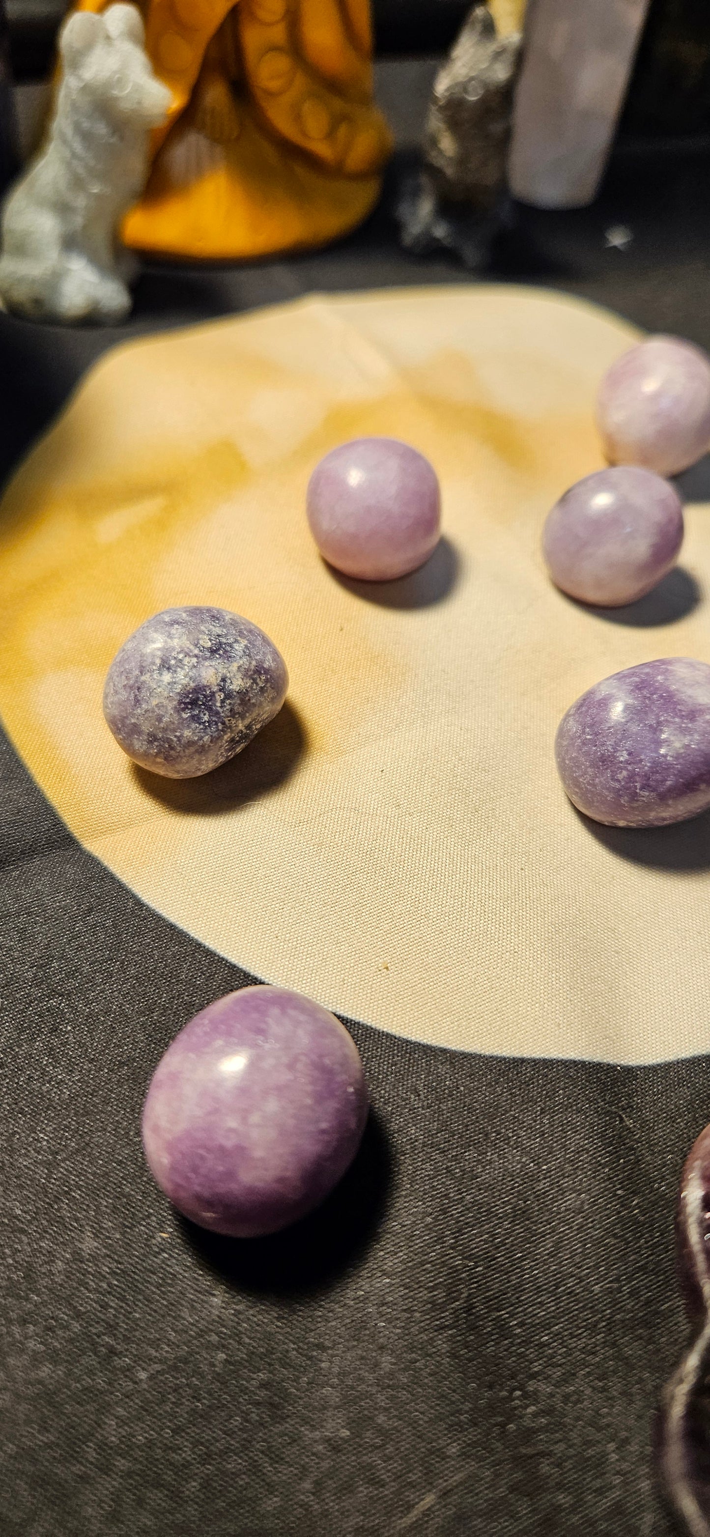 Braided Necklace with pouch for medium-sized tumbled stones