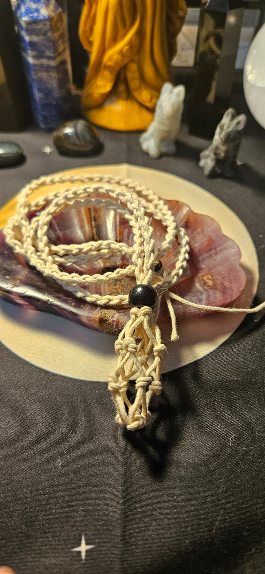 Braided Necklace with pouch for medium-sized tumbled stones