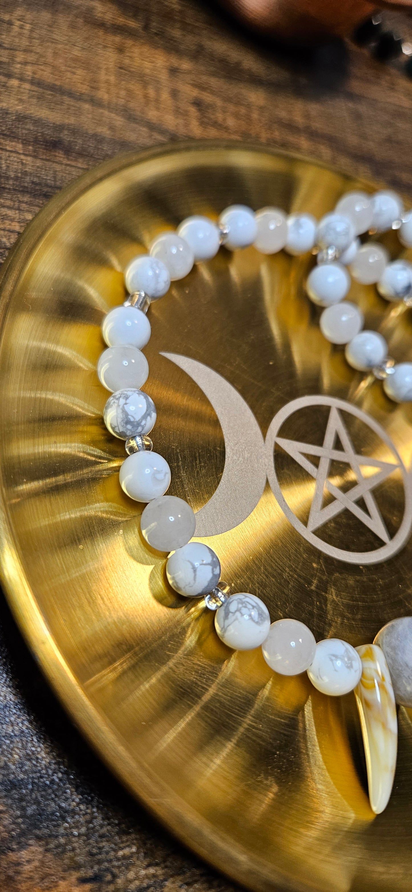 Labradorite Moonstone Howlite Wolf Fang Necklace – 21.5" Mystic Jewelry