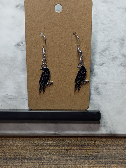 Raven Earrings – Mystical Symbolism & Timeless Style