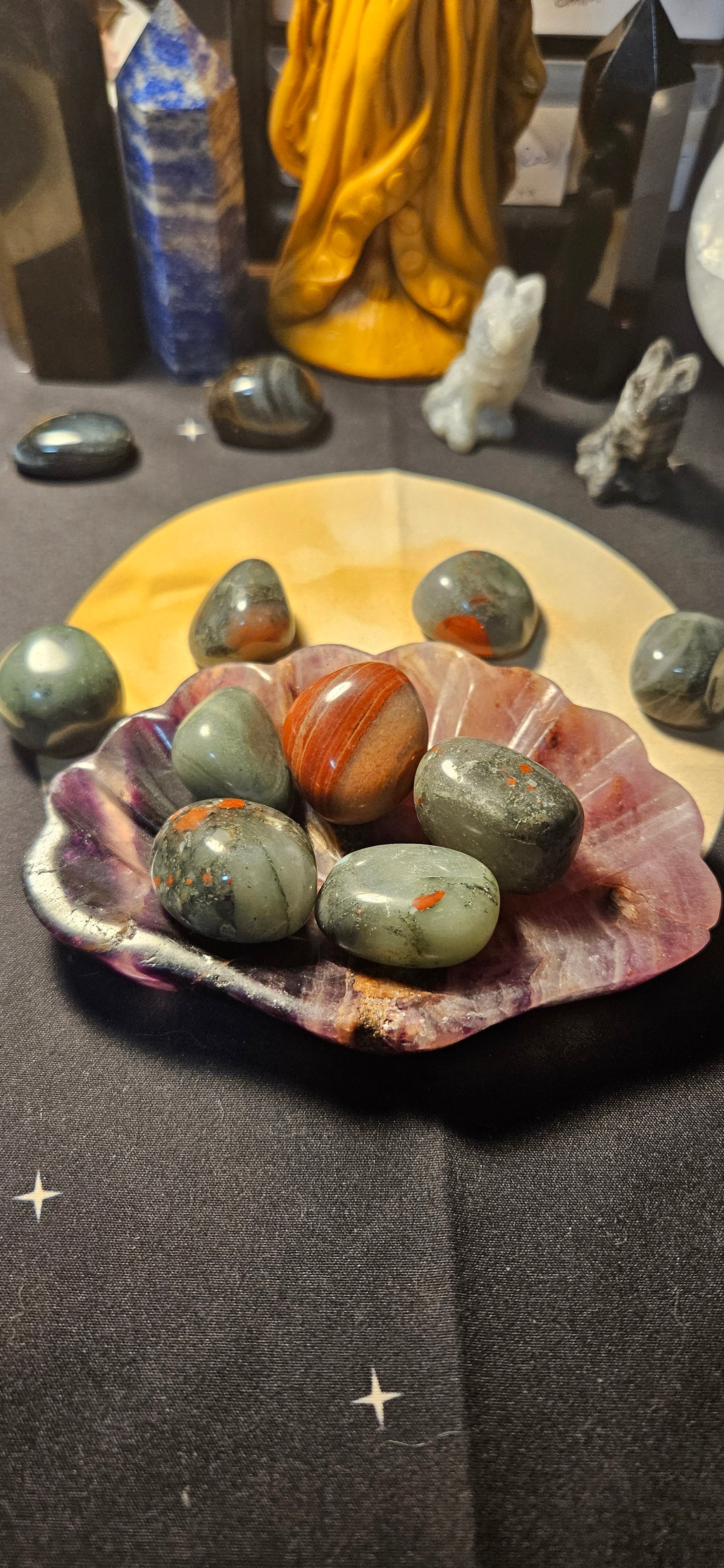 Braided Necklace with pouch for medium-sized tumbled stones