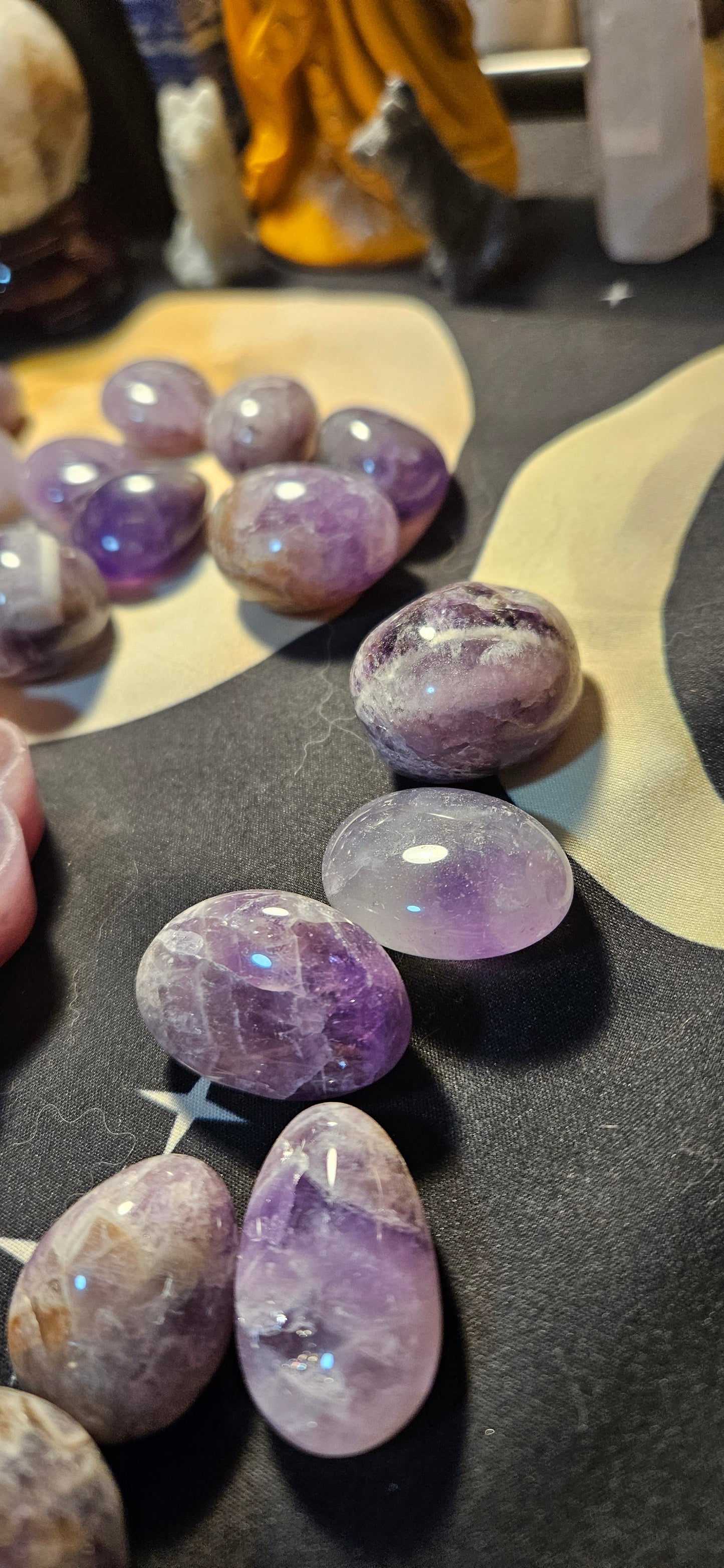 Braided Necklace with pouch for medium-sized tumbled stones