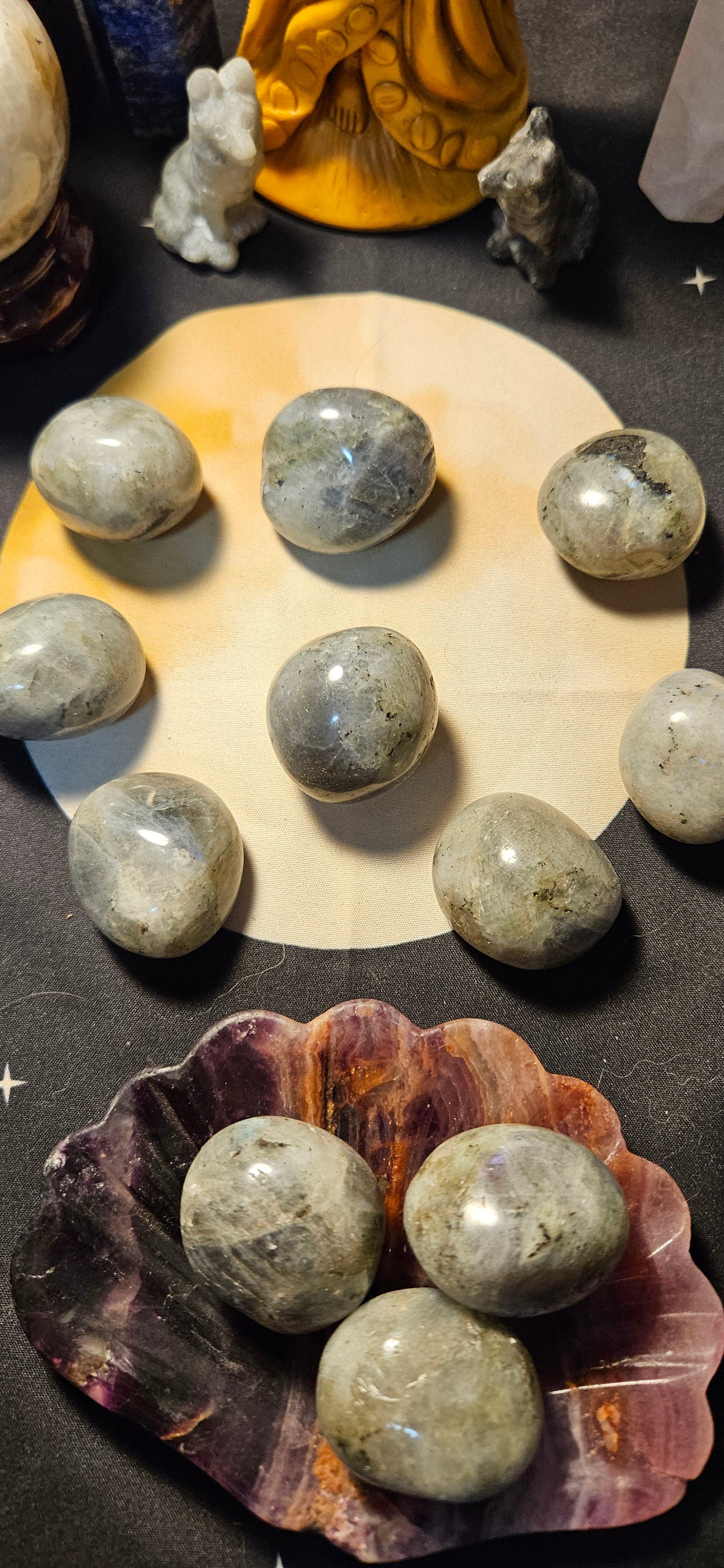 Braided Necklace with pouch for medium-sized tumbled stones