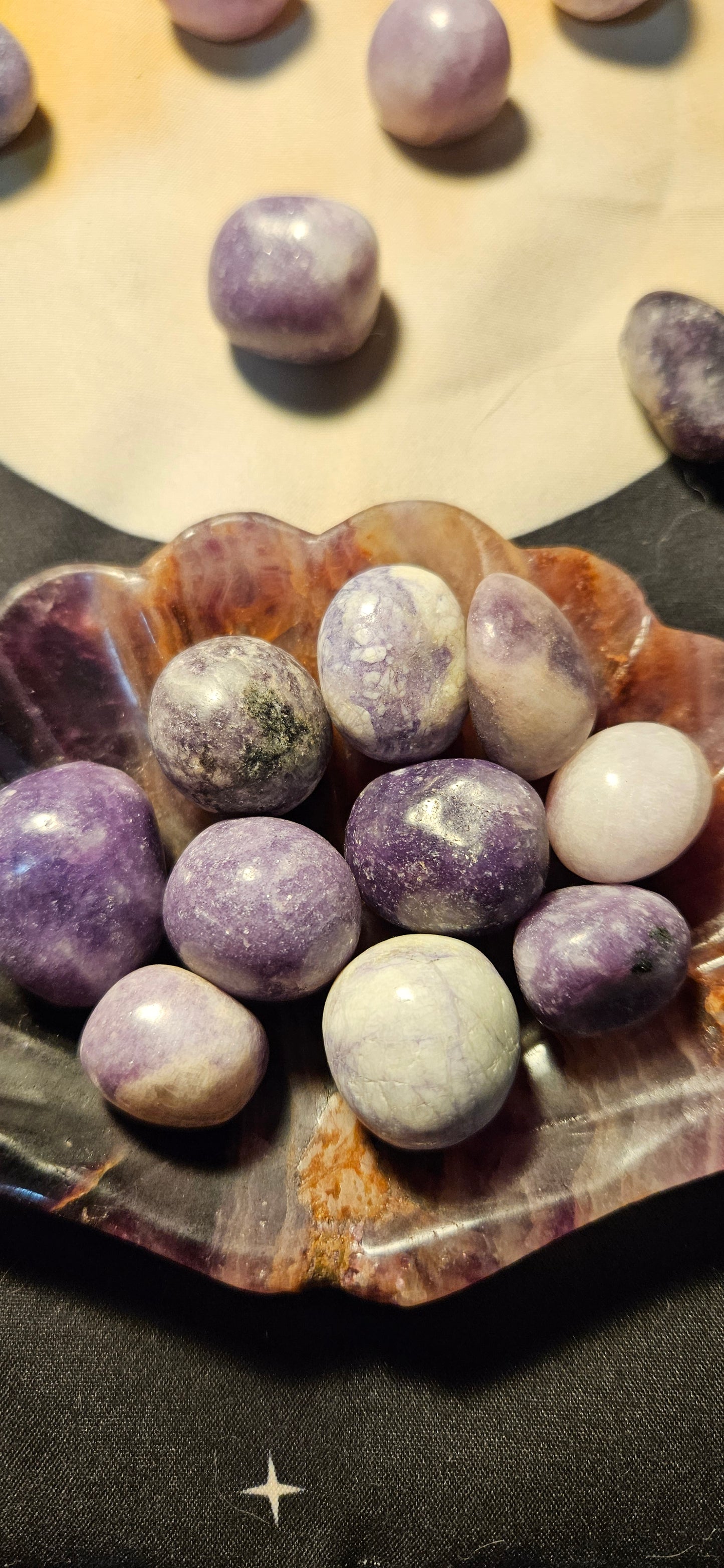 Braided Necklace with pouch for medium-sized tumbled stones