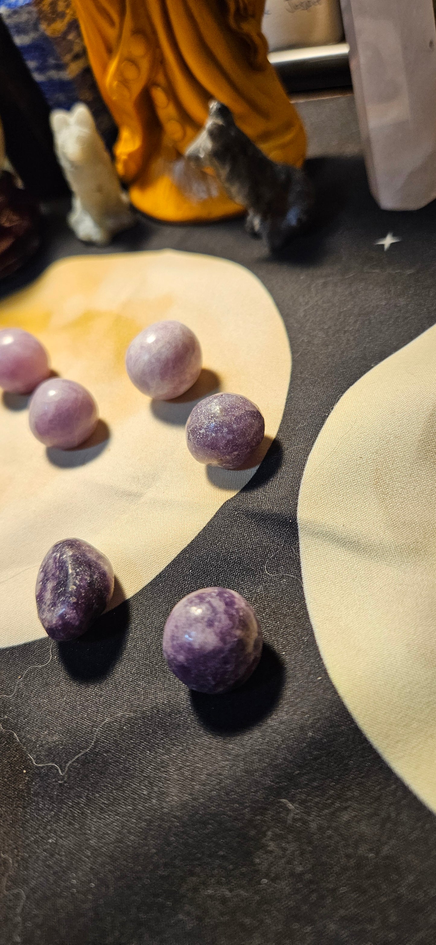 Braided Necklace with pouch for medium-sized tumbled stones