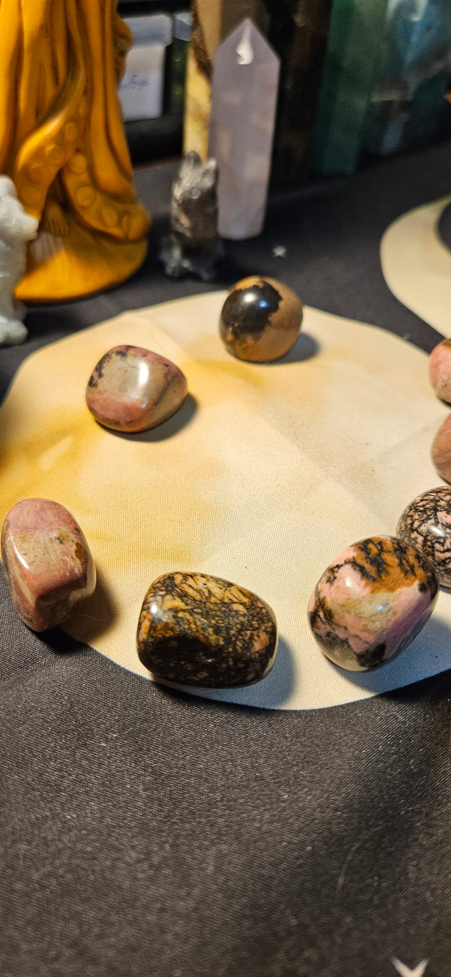 Braided Necklace with pouch for medium-sized tumbled stones