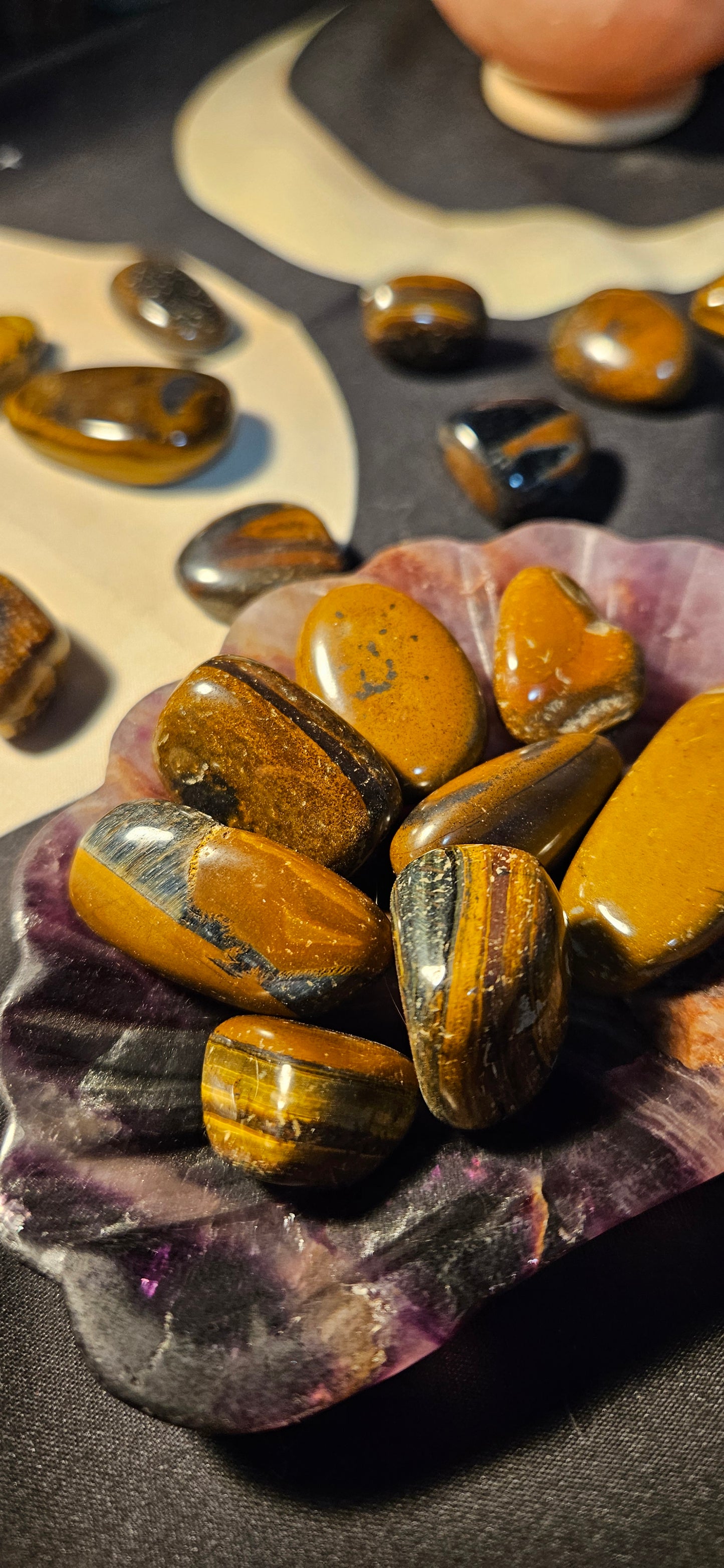 Braided Necklace with pouch for medium-sized tumbled stones